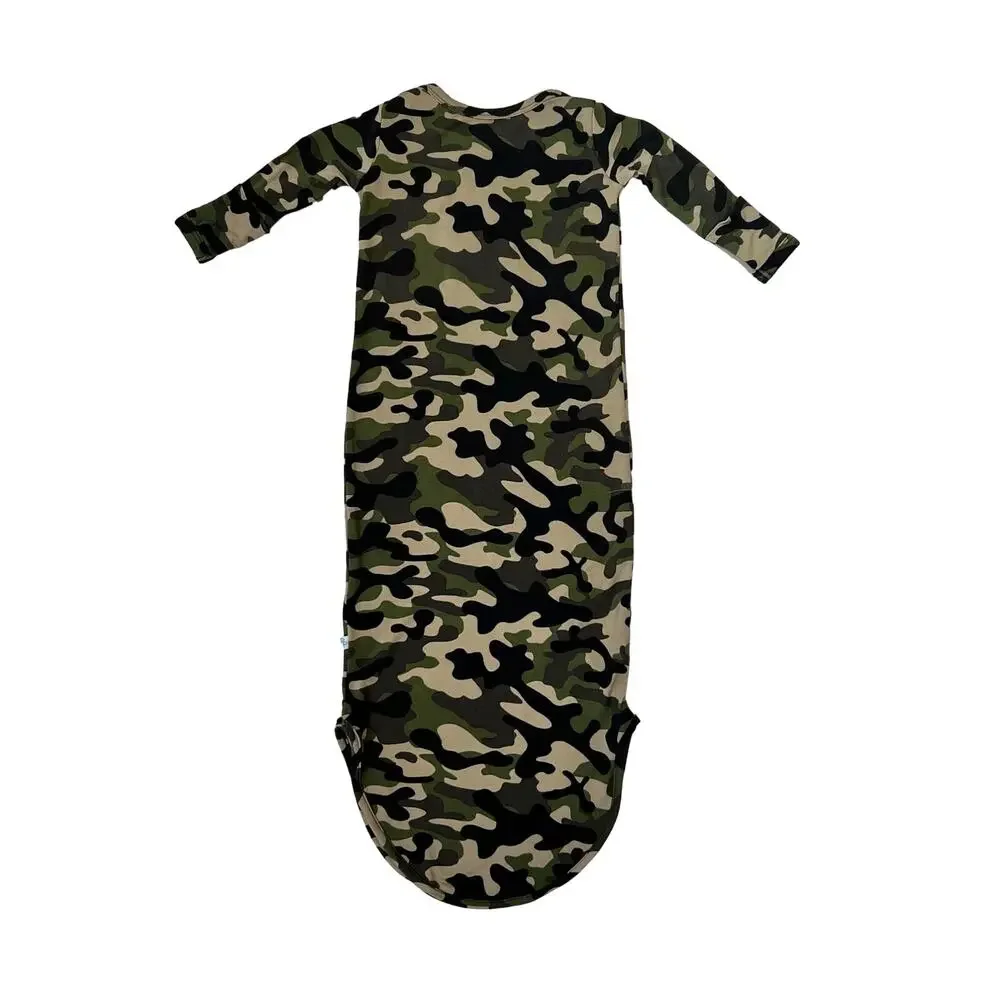 🦄 3/$36 Posh Peanut Boys Knotted Gown Size 0-3M Cadet Camo Bamboo Long Sleeve